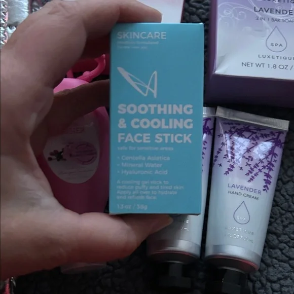 Lavender & Rose Bath Set - Picture 5 of 7